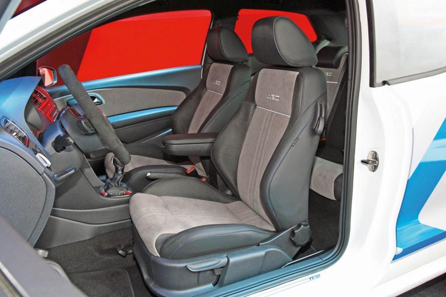  Volkswagen Polo WRC Street Concept Car 2012 года  (фото 3 из 5)